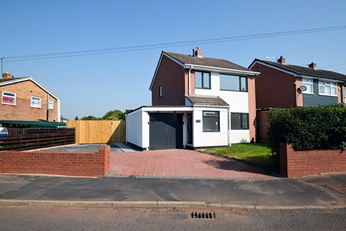 3 Bedroom Detached House For Sale In Fieldhouse Drive, Muxton, Telford, TF2