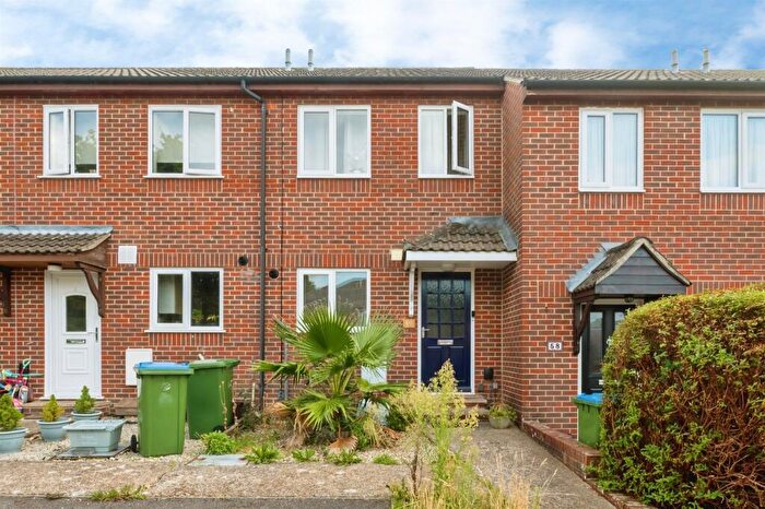 2 Bedroom Terraced House For Sale In Dempsey Close, Southampton, SO19