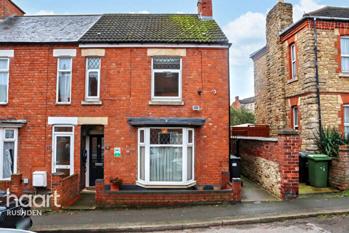 3 Bedroom End Of Terrace House For Sale In New Street, Wellingborough, NN29