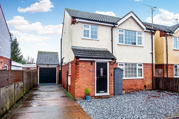 3 Bedroom Detached House For Sale In Wellingborough Road, Rushden, NN10