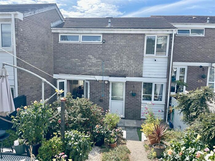 3 Bedroom Terraced House For Sale In Defoe Close, Plymouth, PL5