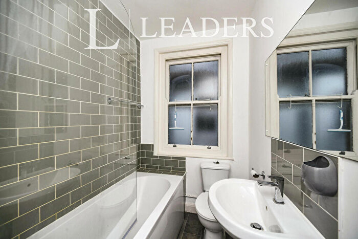 2 Bedroom Apartment To Rent In St Leonards Avenue, Hove, BN3