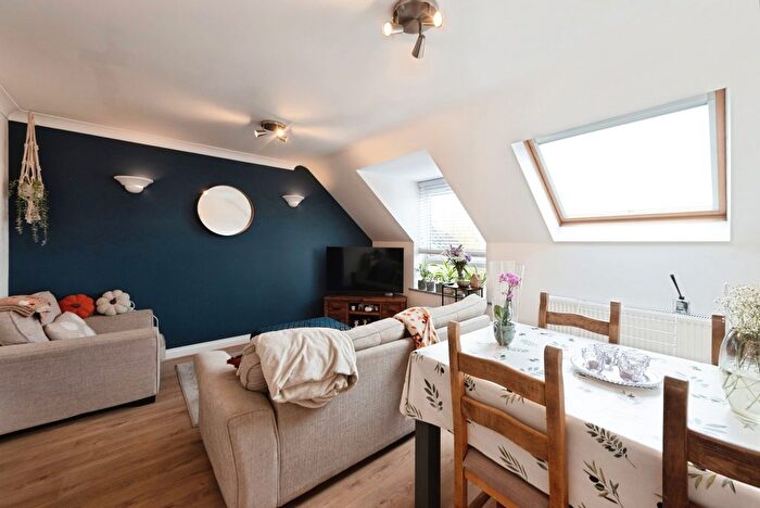 2 Bedroom Flat For Sale In Rampart House, Rampart Road, Southampton, Hampshire, SO18