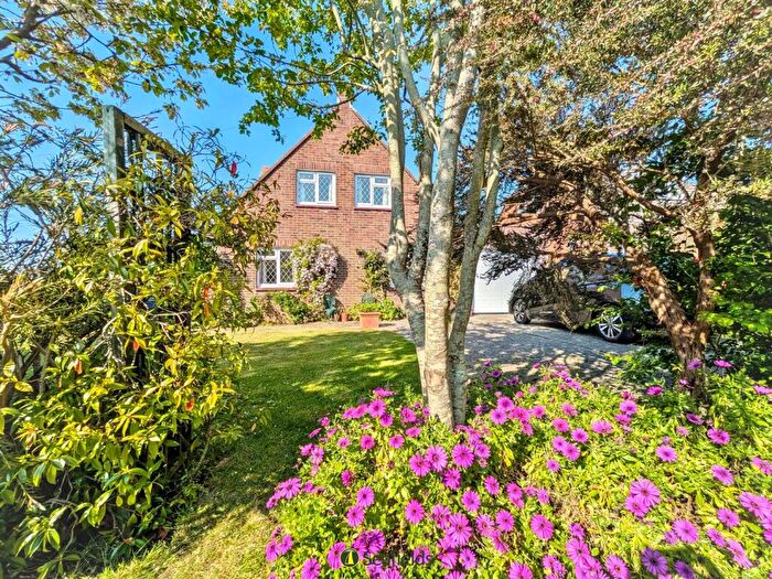 3 Bedroom Detached House For Sale In Seaview Lane, Nettlestone, PO34