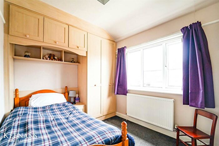3 Bedroom Semi-Detached House For Sale In Woodgarth Drive, Swinton, Manchester, M27