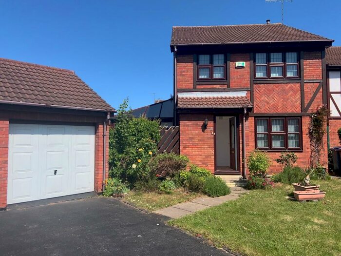 4 Bedroom Detached House To Rent In Convent Close, Liverpool, L19