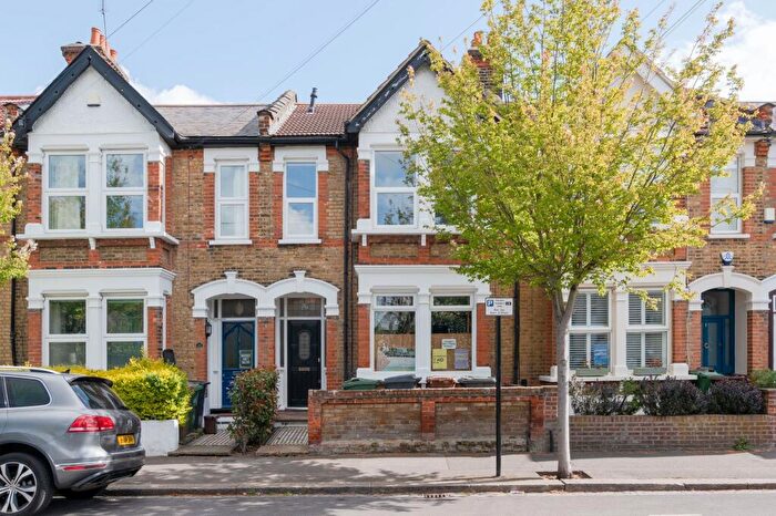 2 Bedroom Flat For Sale In Harrington Road, Leytonstone, London, E11