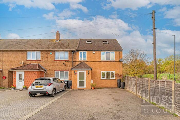 3 Bedroom End Of Terrace House For Sale In Picketts Lock Lane, Edmonton, N9