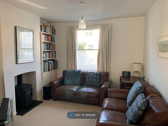3 Bedroom Terraced House To Rent In Gardiner Street, Oxford, OX3