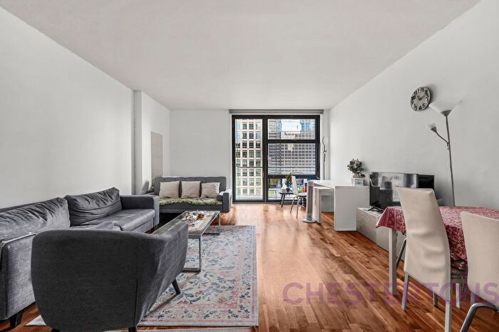 2 Bedroom Flat To Rent In Discovery Dock Apartments West, South Quay Square, E14