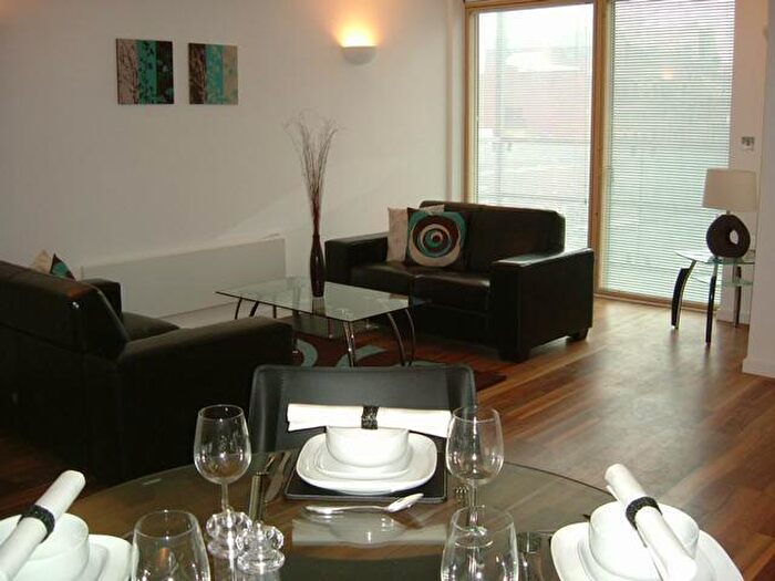 2 Bedroom Flat To Rent In Capital Quarter, Wellington Street, Leeds, LS1