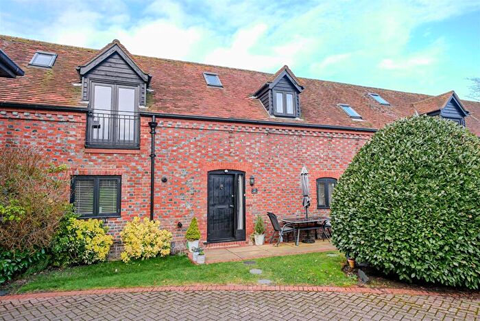 2 Bedroom Detached House For Sale In Fifeld Barns, Benson, OX10