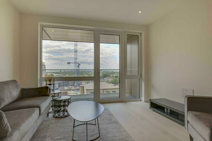 2 Bedroom Flat To Rent In Royal Engineers Way, Mill Hill East, NW7