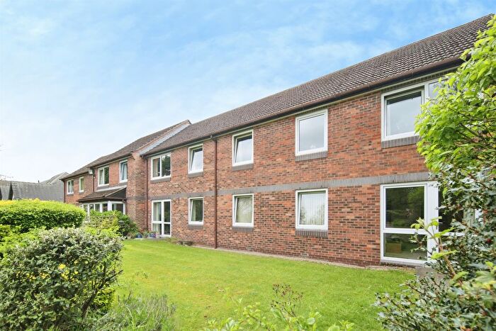 1 Bedroom Flat For Sale In Kenilworth Road, Balsall Common, CV7