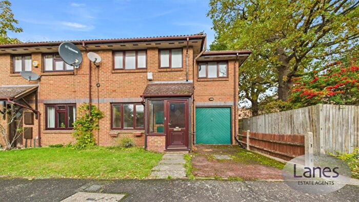 4 Bedroom Semi Detached House For Sale In John Gooch Drive, Enfield, EN2