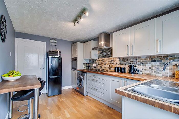 4 Bedroom Detached House For Sale In Queensbury Court, Normanton, WF6