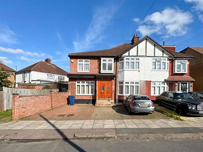 4 Bedroom House To Rent In Alders Road, Edgware, HA8