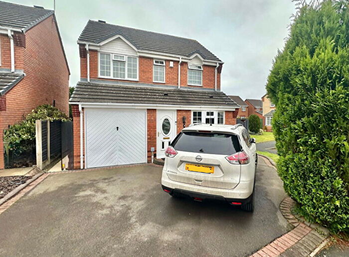 3 Bedroom Detached House For Sale In Greyfriars Close, Milking Bank, DY1