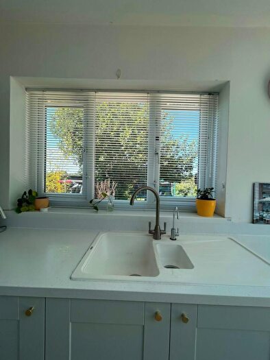 3 Bedroom Semi-Detached House For Sale In Brandhall Road, Oldbury, West Midlands, B68