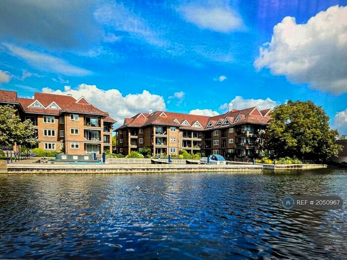 3 Bedroom Flat To Rent In Mariners Way, Cambridge, CB4