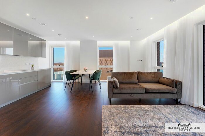 2 Bedroom Flat To Rent In Malthouse Road, London, SW11