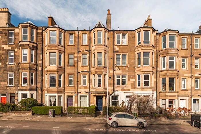 2 Bedroom Flat For Sale In / Dalziel Place, Edinburgh, EH7