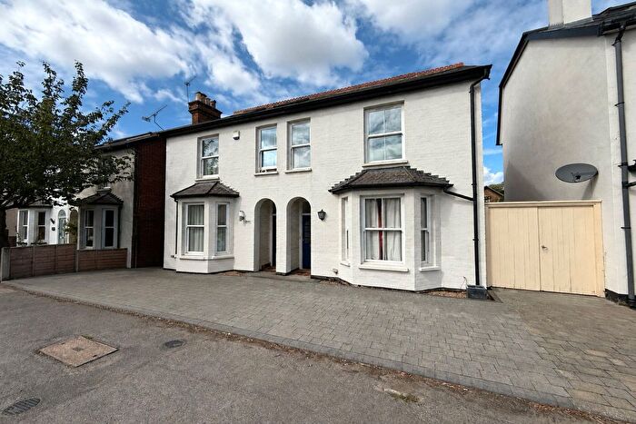 3 Bedroom Semi Detached House To Rent In Portsmouth Road, Cobham, Surrey, KT11