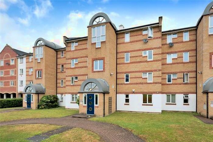 2 Bedroom Flat To Rent In Plough Way, London, SE16