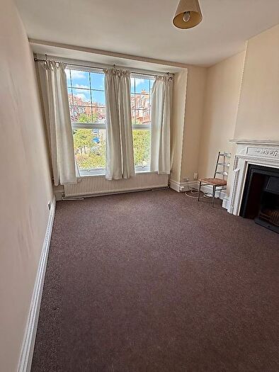 2 Bedroom Flat To Rent In Hillfield Park, London, N10