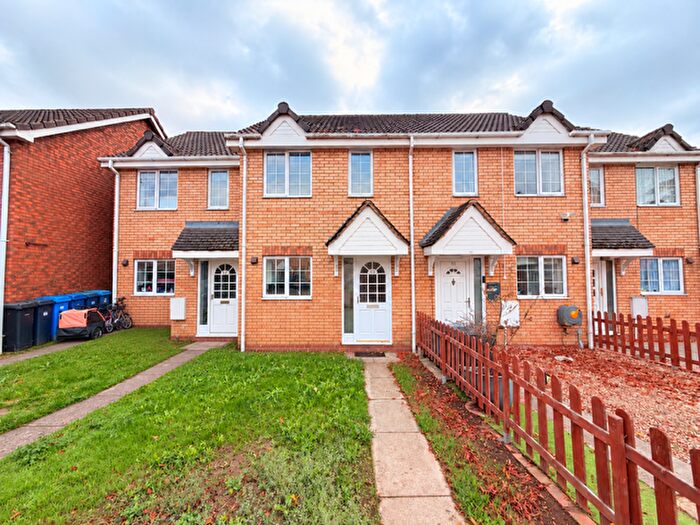 Terraced House To Rent In Temple Pattle, Brantham, Manningtree, Essex, CO11
