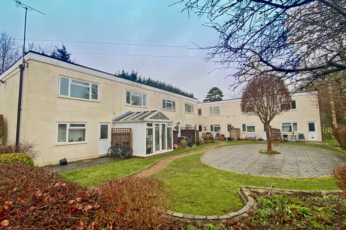 1 Bedroom Apartment For Sale In Mongewell Court, Mongewell, Wallingford, OX10