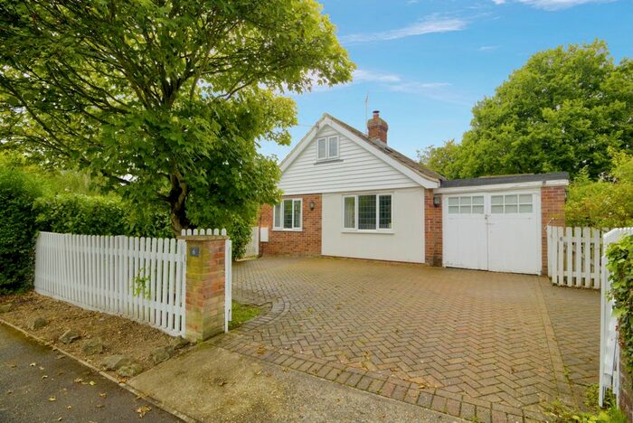4 Bedroom Detached House For Sale In Lower Road, Woodchurch, Ashford, TN26