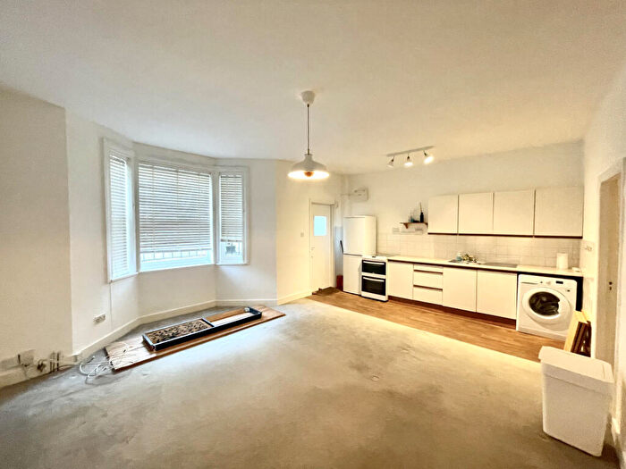 2 Bedroom Flat To Rent In Pyrland Road, N5