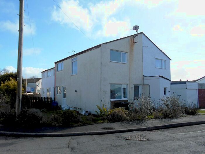 3 Bedroom Terraced House To Rent In Tyn Rhos Estate, Gaerwen, LL60