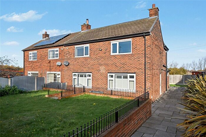3 Bedroom Semi Detached House For Sale In Leeds Road, Glasshoughton, Castleford, West Yorkshire, WF10