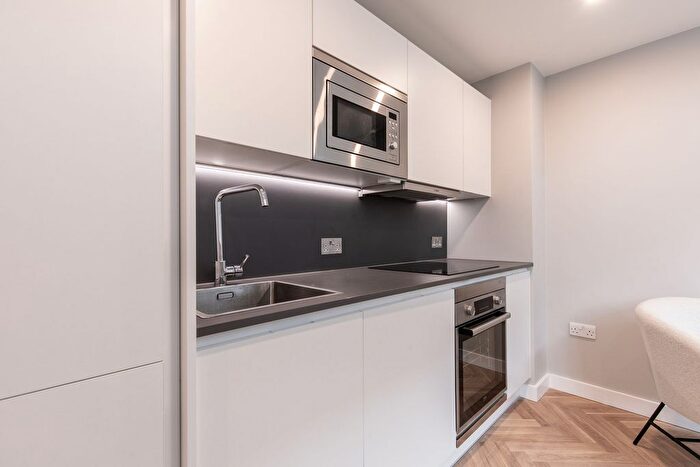 Studio To Rent In Clapham Common North Side, London, SW4