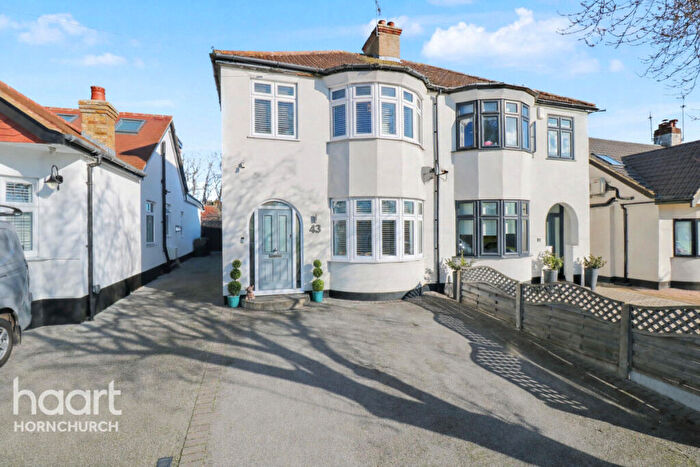 3 Bedroom Semi Detached House For Sale In Westland Avenue, Hornchurch, RM11