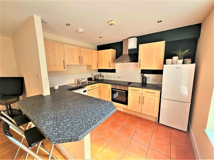 2 Bedroom Flat To Rent In Market Street, City Centre, Aberdeen, AB11
