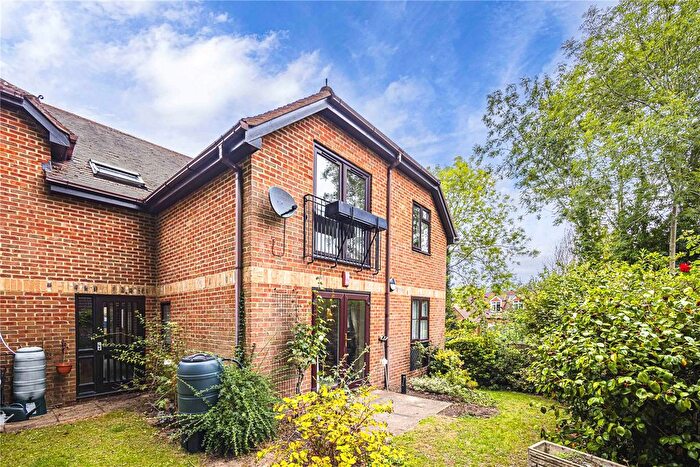 2 Bedroom Flat For Sale In Watling Street, Radlett, Hertfordshire, WD7
