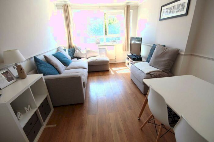 1 Bedroom Flat To Rent In Corbyn Street, London, N4