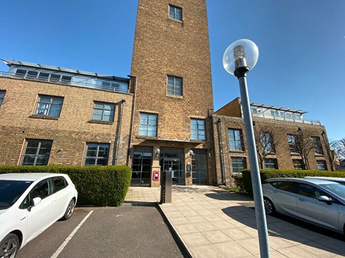 2 Bedroom Maisonette To Rent In Pollards Close, Rochford, Essex, SS4