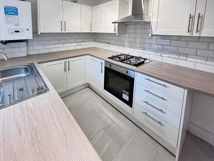 2 Bedroom Flat To Rent In Beck Street, Carlton, NG4