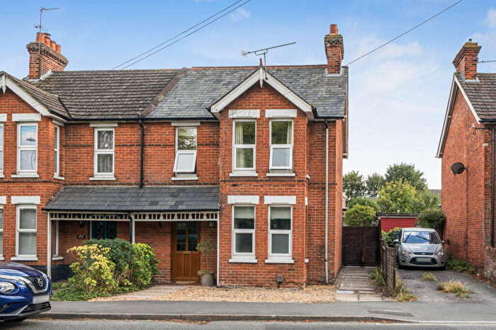 2 Bedroom Semi-Detached House For Sale In Cove Road, Farnborough, GU14
