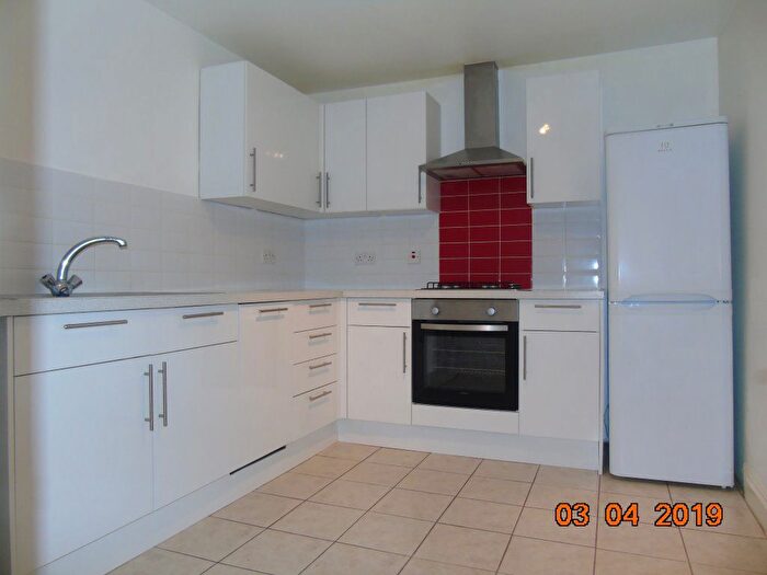 2 Bedroom Flat To Rent In Upton Park, Slough, SL1