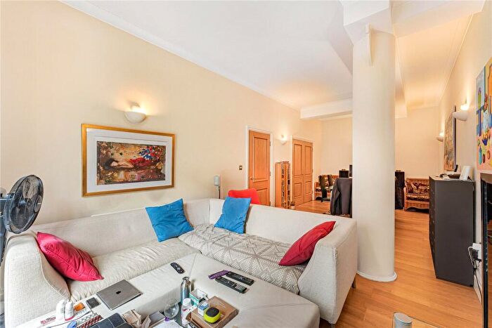 2 Bedroom Apartment To Rent In Temple House, Temple Avenue, London, EC4Y