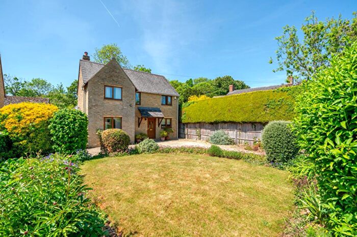 3 Bedroom Detached House For Sale In Bampton, Oxfordshire, OX18
