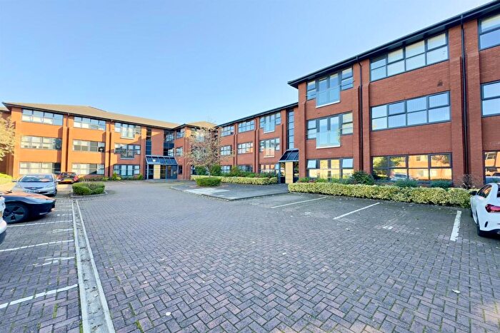 1 Bedroom Apartment For Sale In First Avenue, Poynton, SK12