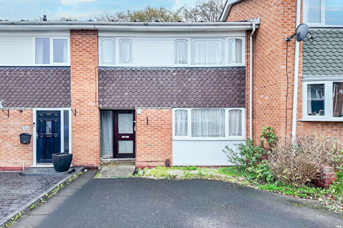 3 Bedroom Terraced House For Sale In Masons Way, Solihull, B92
