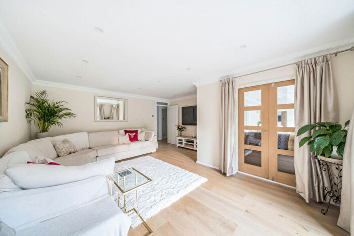 5 Bedroom Bungalow For Sale In Berkeley Gardens, West Byfleet, KT14
