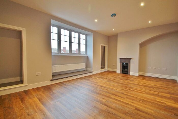 1 Bedroom Studio To Rent In South Street, Isleworth, TW7